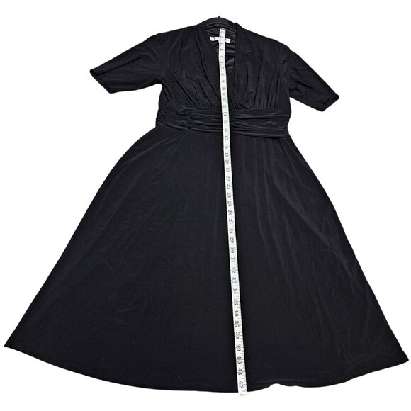 Evan Picone Black Knee-Length Dress With Rushed Waist Detail, Short Sleeves & V- - Picture 5 of 9